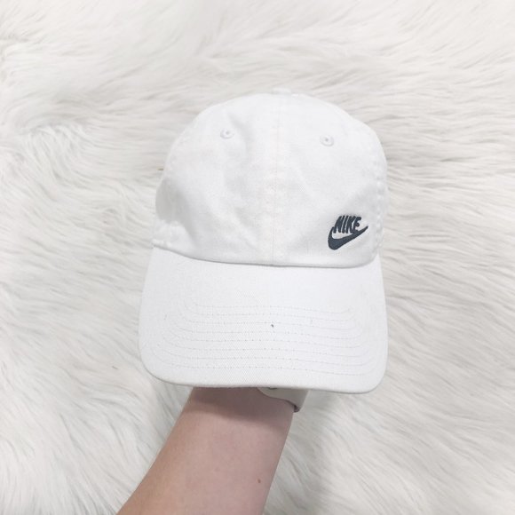 Nike Accessories - NIKE Heritage 86 White Black Swoosh Adjustable Hat
